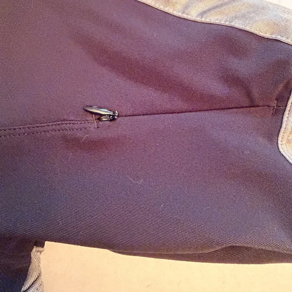 Nike Dri Fit Women’s Size Medium Black Embroidered Track Running Gym Jacket - Picture 5 of 9